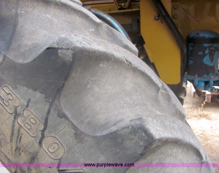 image for item 6757 Ag-Chem RoGator 854 self-propelled sprayer