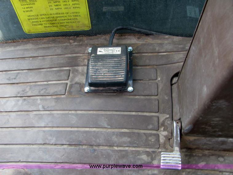 image for item 6757 Ag-Chem RoGator 854 self-propelled sprayer