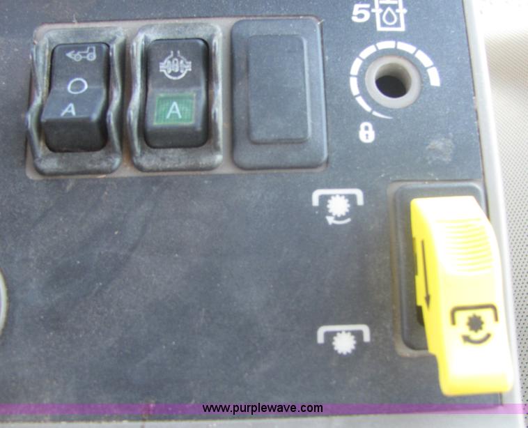 image for item 6761 2002 Case IH MX240 MFWD tractor