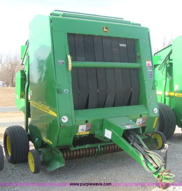 image for item 6764 2004 John Deere 567 round baler