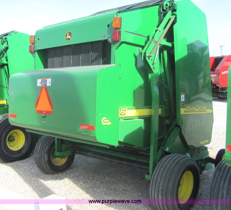 image for item 6764 2004 John Deere 567 round baler