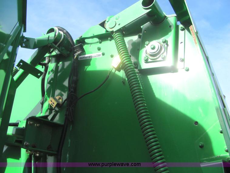 image for item 6764 2004 John Deere 567 round baler