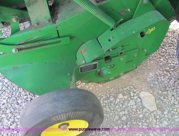 image for item 6765 2007 John Deere 568 round baler