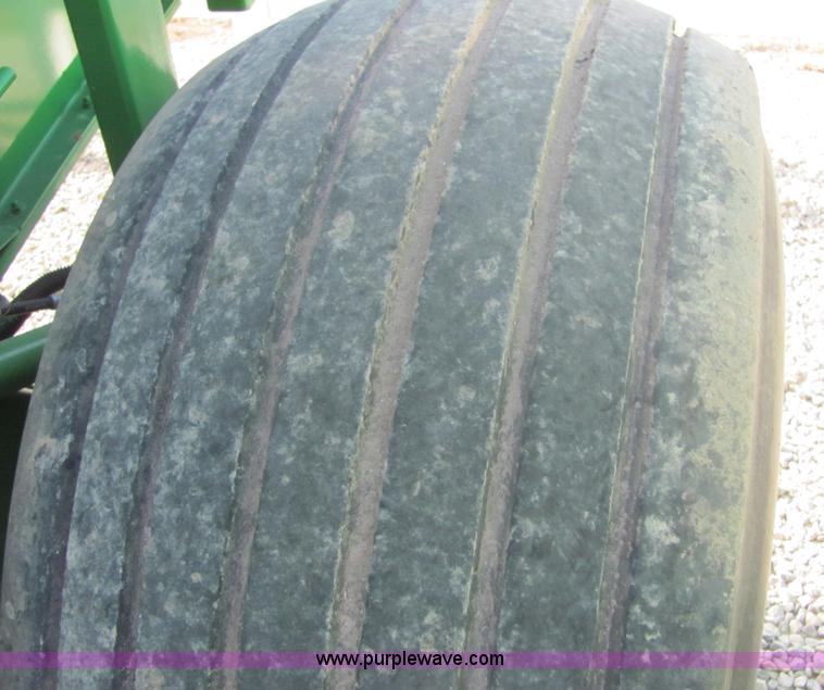 image for item 6765 2007 John Deere 568 round baler