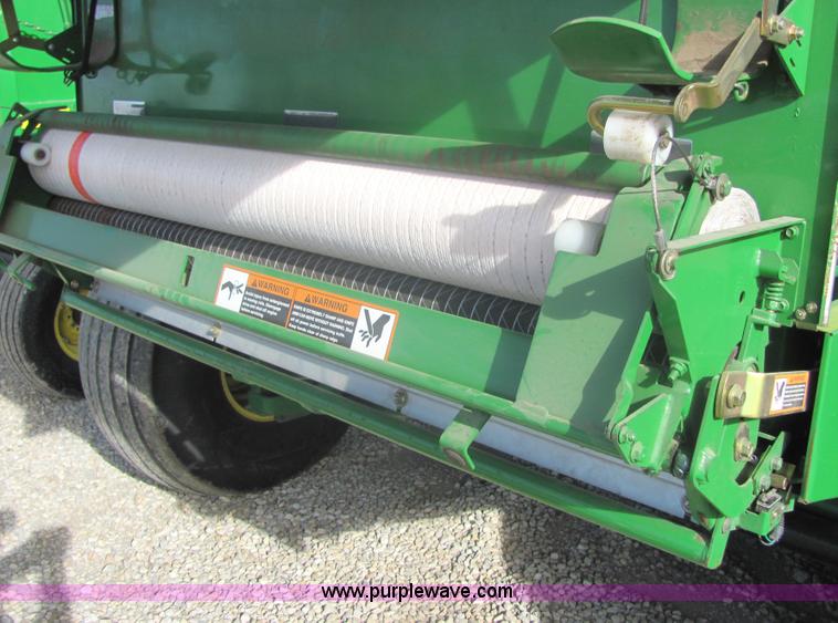 image for item 6765 2007 John Deere 568 round baler