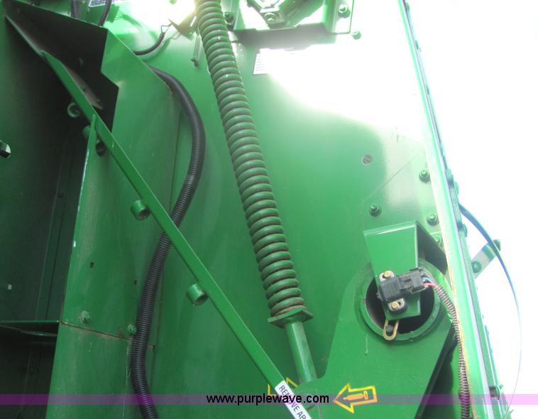 image for item 6765 2007 John Deere 568 round baler