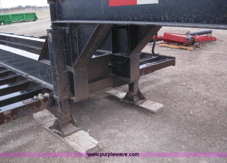 image for item 7040 1993 Jantz-femco 4812/3/TH combine trailer