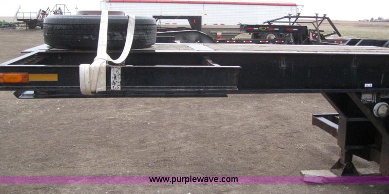 image for item 7040 1993 Jantz-femco 4812/3/TH combine trailer