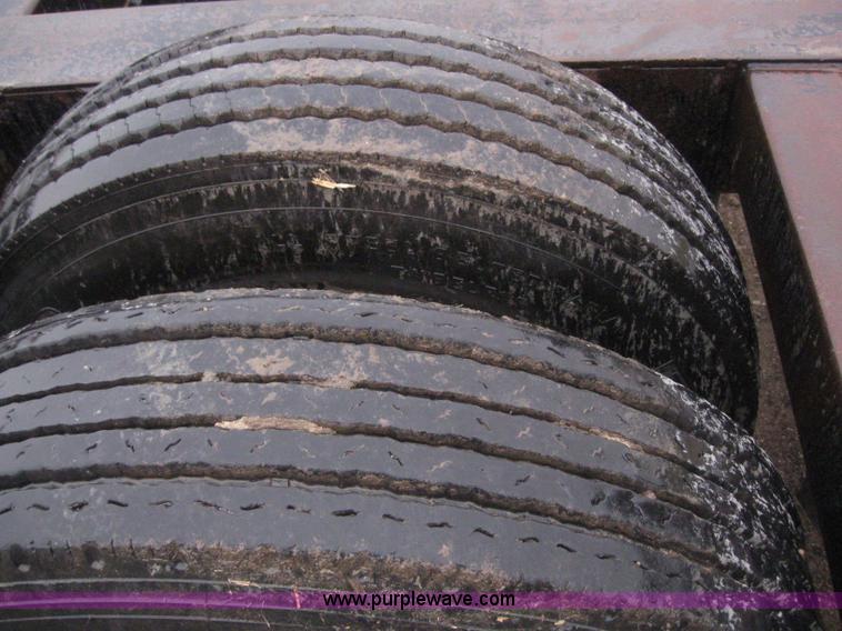 image for item 7040 1993 Jantz-femco 4812/3/TH combine trailer