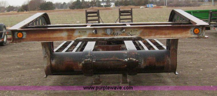 image for item 7041 1998 Jantz combine trailer