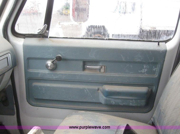 image for item 7050 1974 Chevrolet C65 grain truck