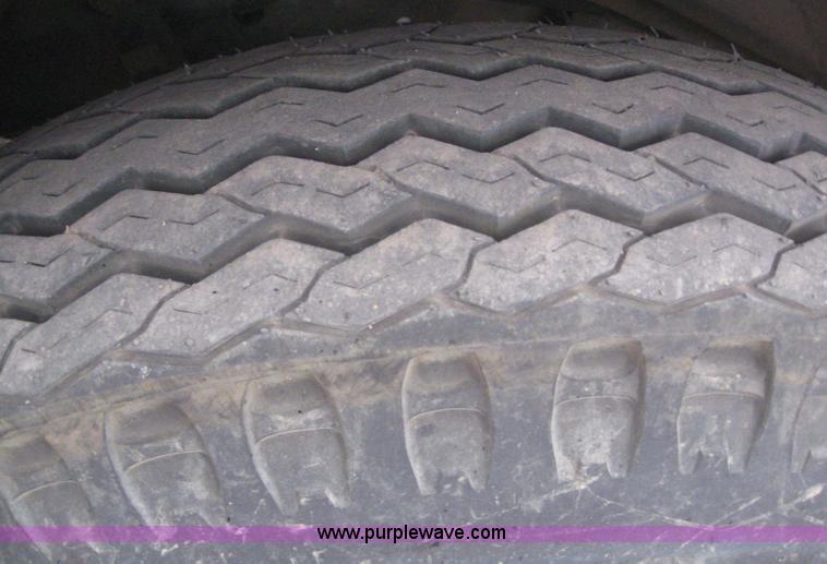 image for item 7050 1974 Chevrolet C65 grain truck