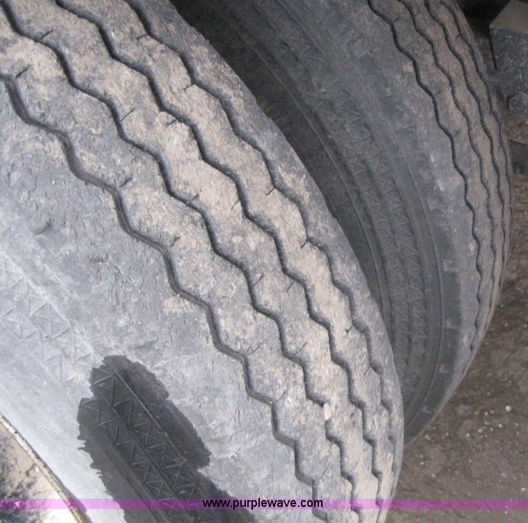 image for item 7050 1974 Chevrolet C65 grain truck