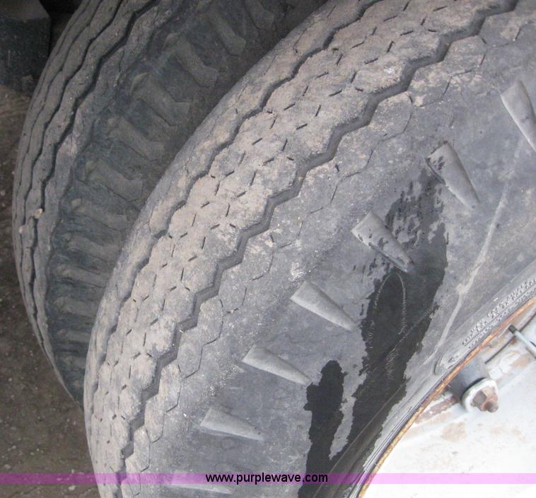 image for item 7050 1974 Chevrolet C65 grain truck