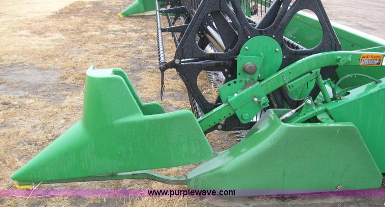 image for item 7054 1998 John Deere 930 flex platform header