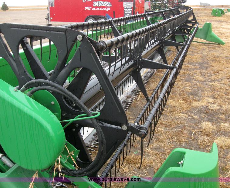 image for item 7054 1998 John Deere 930 flex platform header