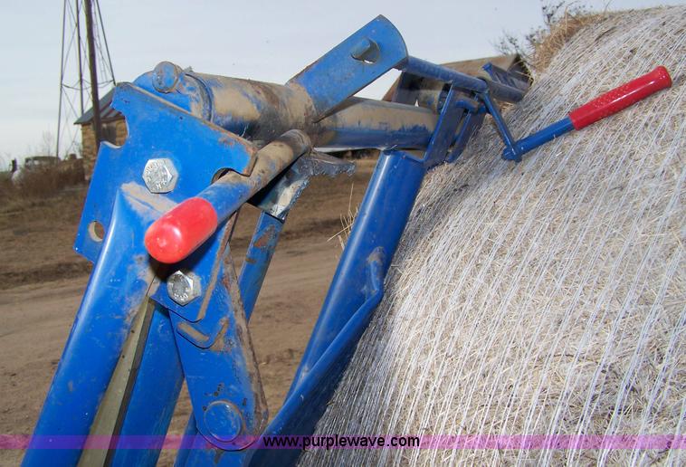 image for item 7510 Priefert automatic catch livestock head gate