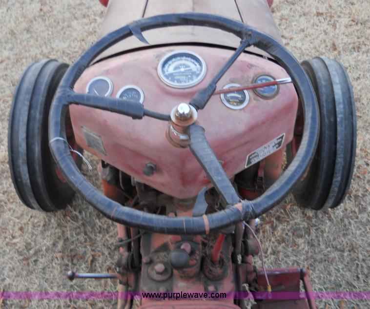 image for item 7773 1961 Massey-Ferguson MF35 tractor