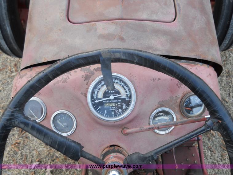 image for item 7773 1961 Massey-Ferguson MF35 tractor