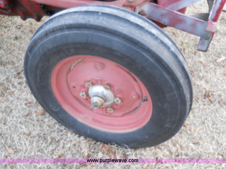 image for item 7773 1961 Massey-Ferguson MF35 tractor