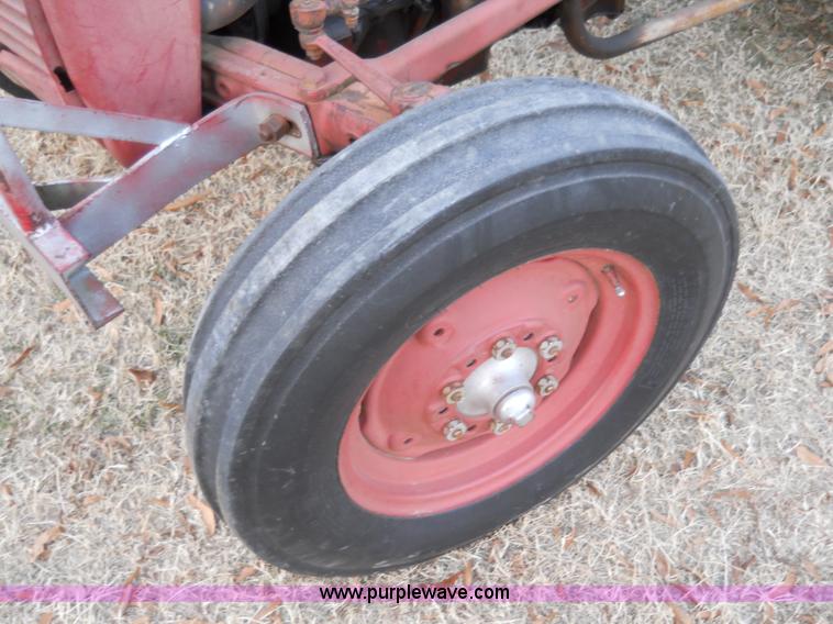 image for item 7773 1961 Massey-Ferguson MF35 tractor