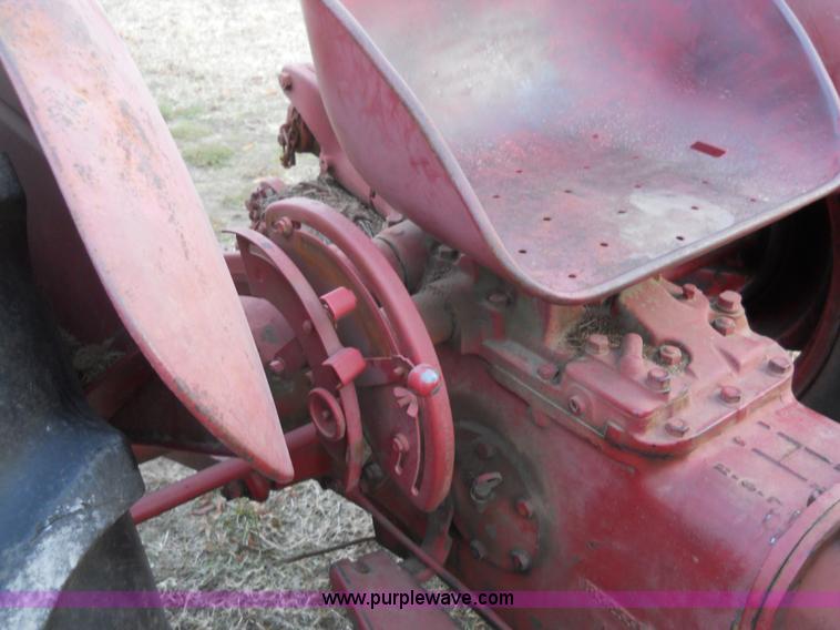 image for item 7773 1961 Massey-Ferguson MF35 tractor