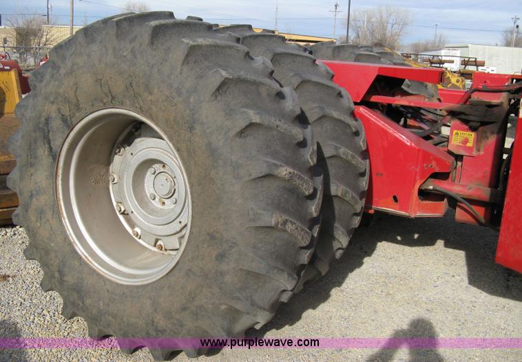 image for item 8083 1981 Massey-Ferguson 4900 articulated tractor