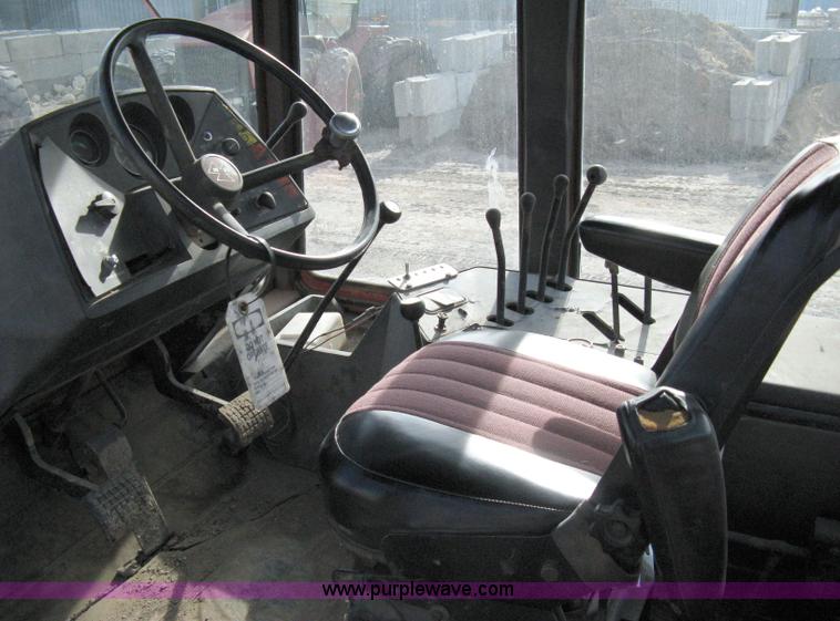 image for item 8083 1981 Massey-Ferguson 4900 articulated tractor