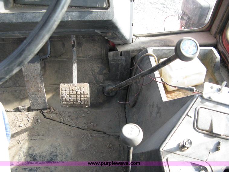 image for item 8083 1981 Massey-Ferguson 4900 articulated tractor