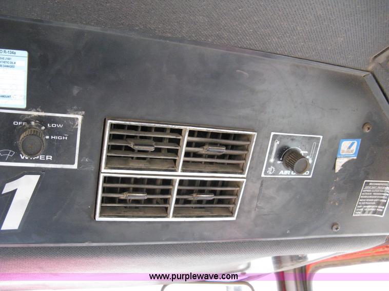 image for item 8083 1981 Massey-Ferguson 4900 articulated tractor