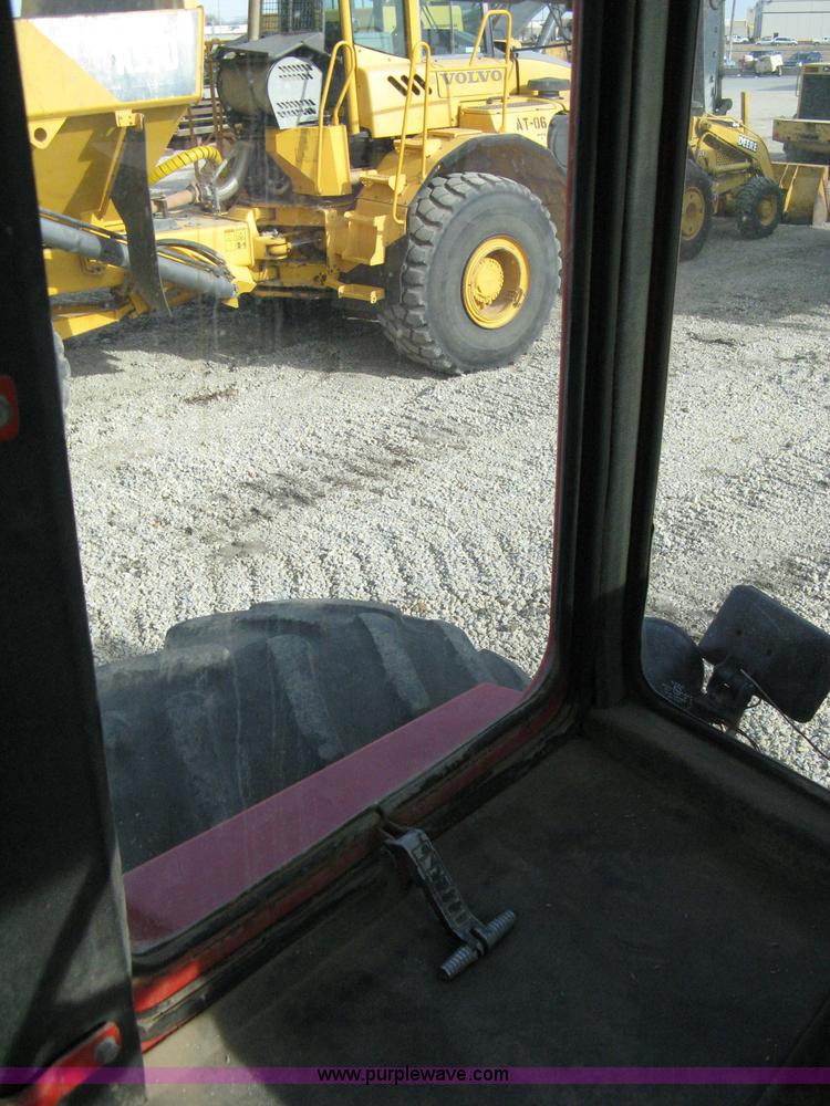 image for item 8083 1981 Massey-Ferguson 4900 articulated tractor