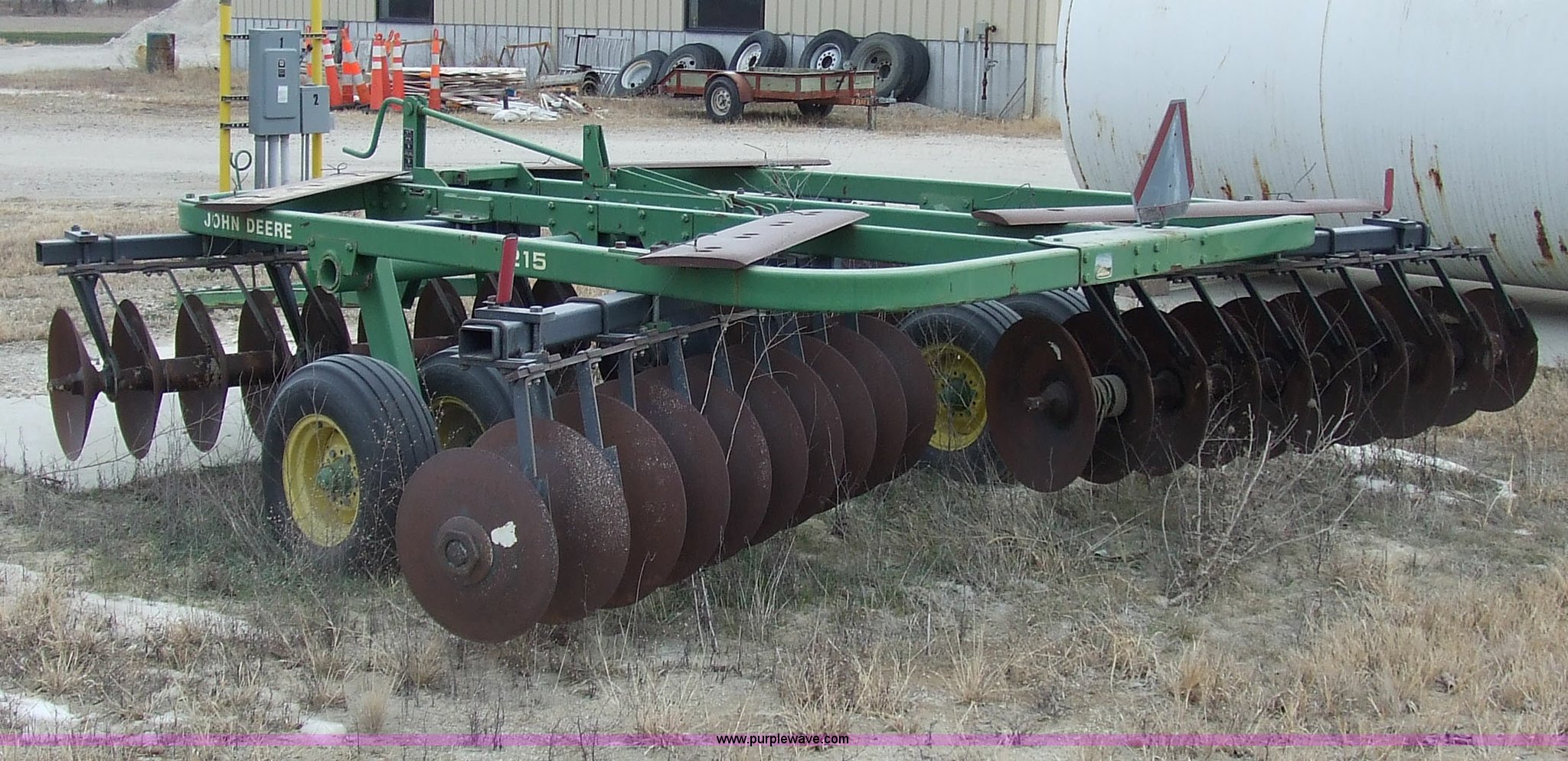 John Deere 215 disc in Wamego, KS Item 2357 sold Purple Wave