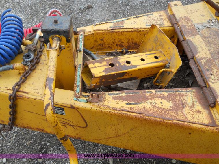 image for item 1000 1979 Trail-Eze 29' dual axle flat bed trailer