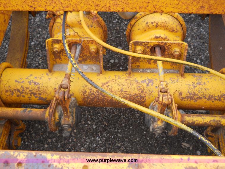 image for item 1000 1979 Trail-Eze 29' dual axle flat bed trailer