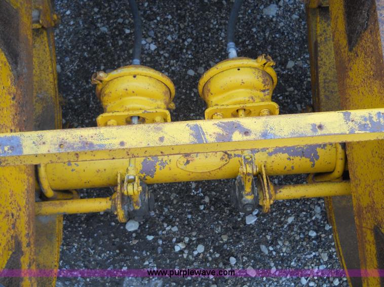 image for item 1000 1979 Trail-Eze 29' dual axle flat bed trailer