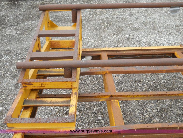 image for item 1000 1979 Trail-Eze 29' dual axle flat bed trailer