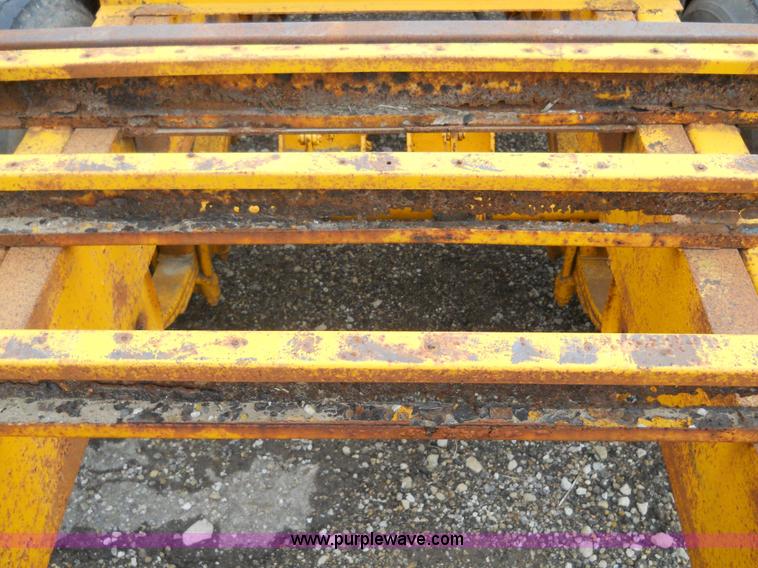 image for item 1000 1979 Trail-Eze 29' dual axle flat bed trailer