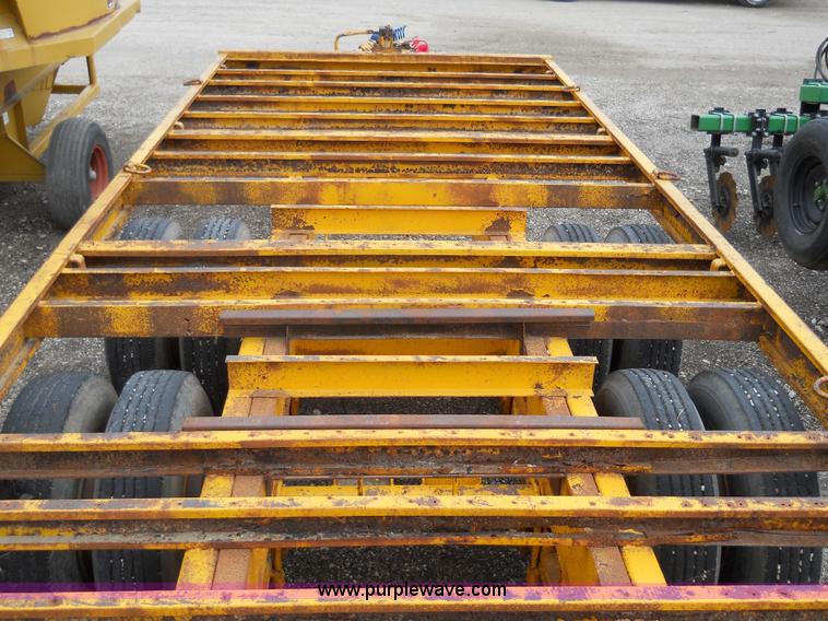 image for item 1000 1979 Trail-Eze 29' dual axle flat bed trailer