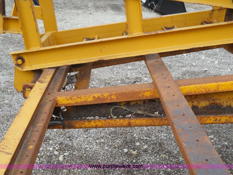 image for item 1000 1979 Trail-Eze 29' dual axle flat bed trailer