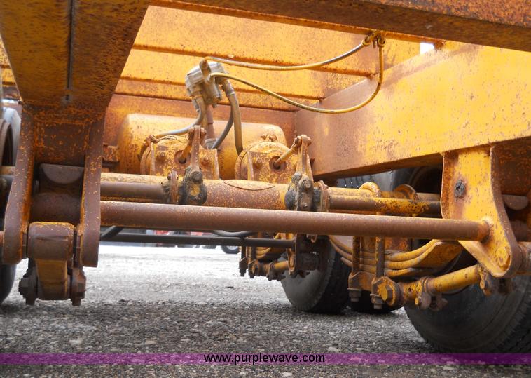 image for item 1000 1979 Trail-Eze 29' dual axle flat bed trailer