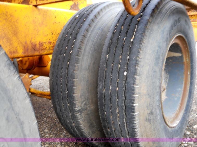 image for item 1000 1979 Trail-Eze 29' dual axle flat bed trailer