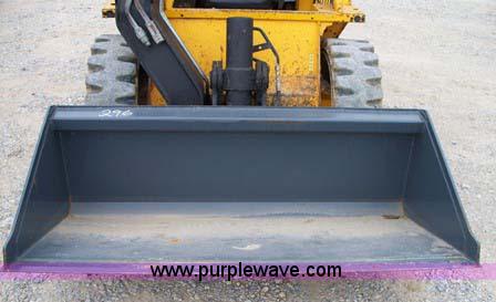 image for item 1100 1998 JCB 165 Robot skid steer