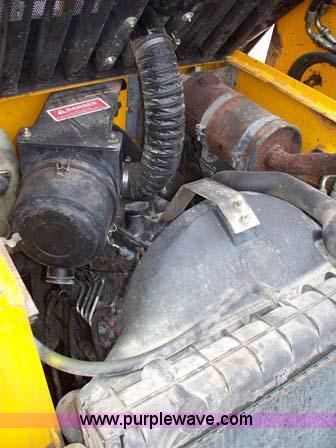 image for item 1100 1998 JCB 165 Robot skid steer