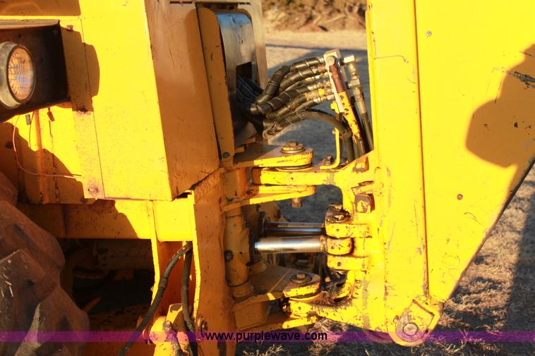 image for item 1658 1984 John Deere 410-D backhoe