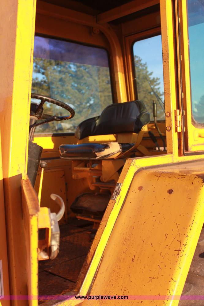 image for item 1658 1984 John Deere 410-D backhoe