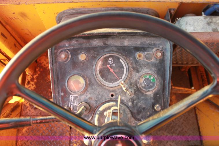 image for item 1658 1984 John Deere 410-D backhoe