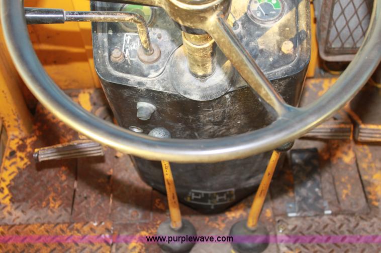 image for item 1658 1984 John Deere 410-D backhoe