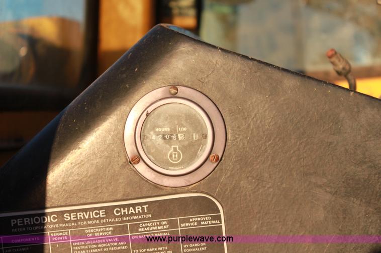 image for item 1658 1984 John Deere 410-D backhoe