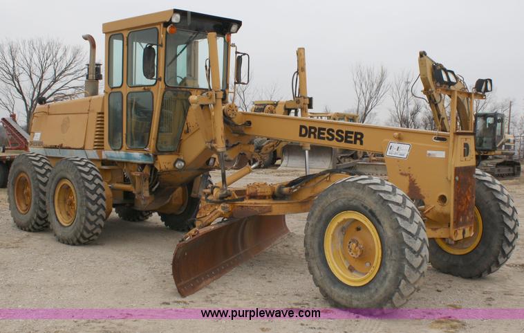 image for item 1714 Dresser 850 articulating motor grader