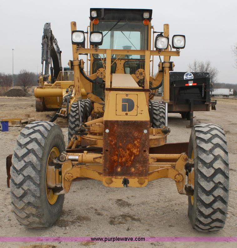 image for item 1714 Dresser 850 articulating motor grader